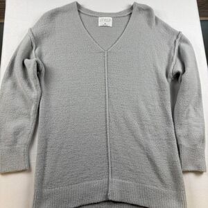 Stylus Women’s Gray V-Neck Sweater – Size Medium – Casual Winter Knit